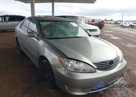 2006 Toyota Camry Le z USA, uszkodzony, nr VIN 4T1BE32K96U705130